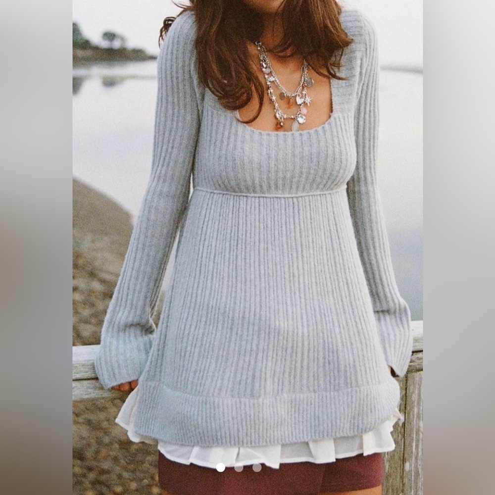 Urban Outfitters Kimchi Blue Hannah Light Gray Long Sleeve Babydoll Sweater Sz M